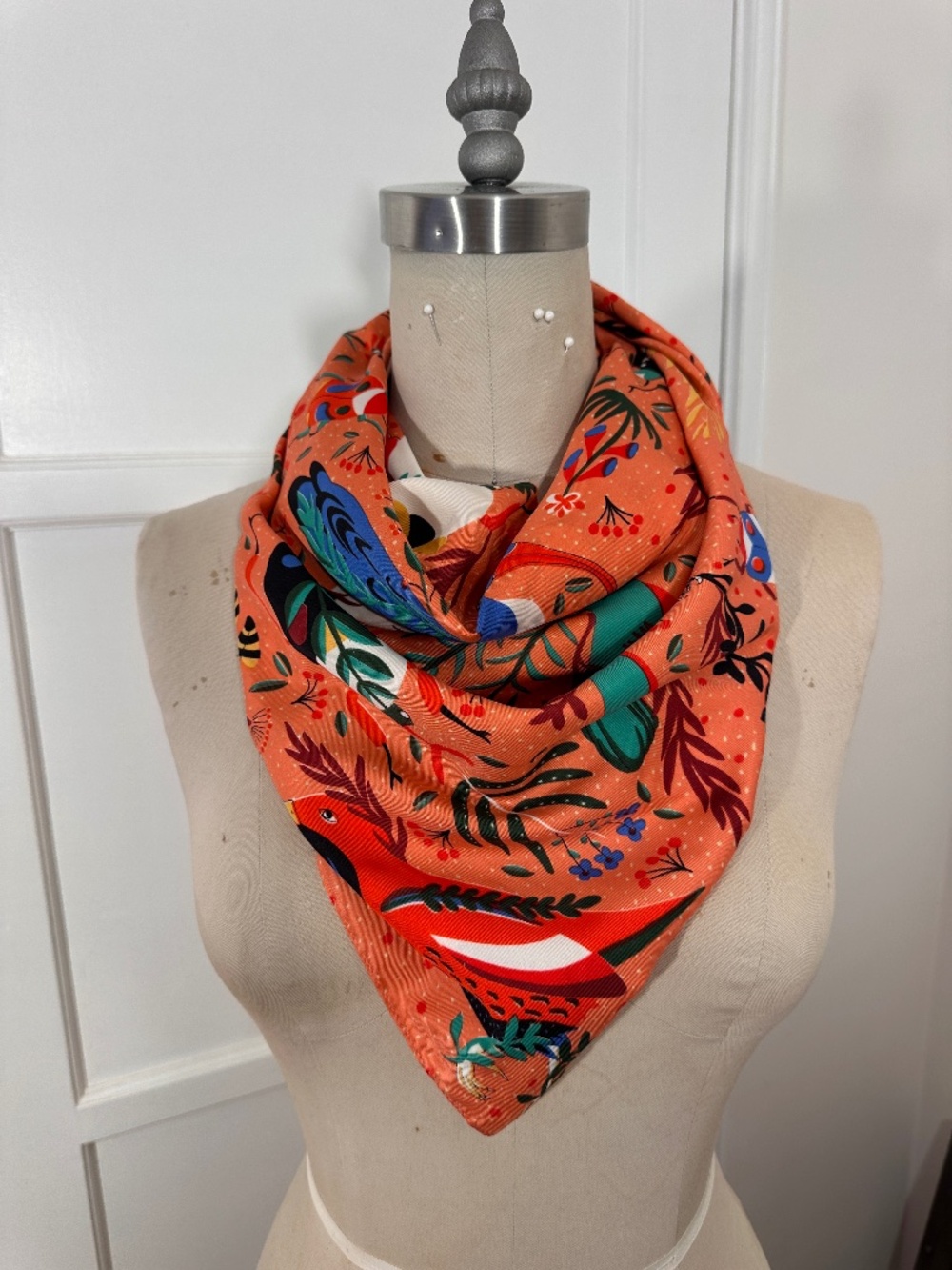 Silk-like scarf with birds and beetles